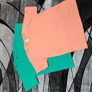 GILDAN GREEN & ORANGE COTTON DOUBLE STITCH LARGE CREW-NECK TEE-SHIRT BUNDLE